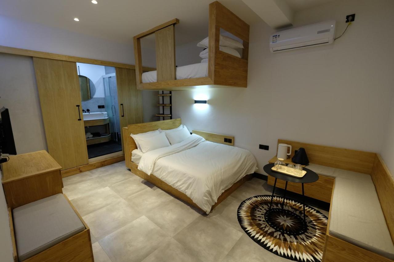 Dali Loft Travelling With Hostel Екстериор снимка
