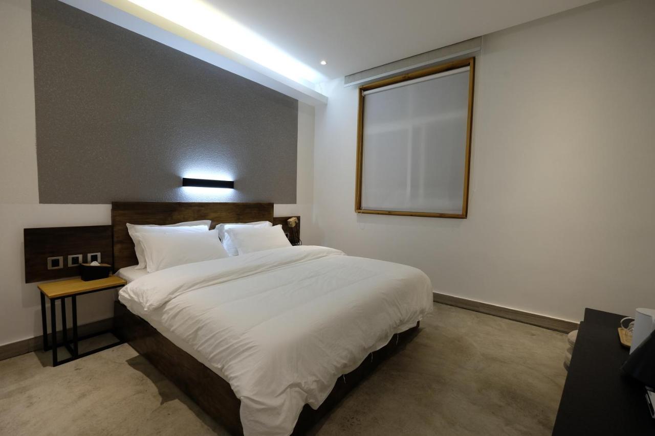 Dali Loft Travelling With Hostel Екстериор снимка